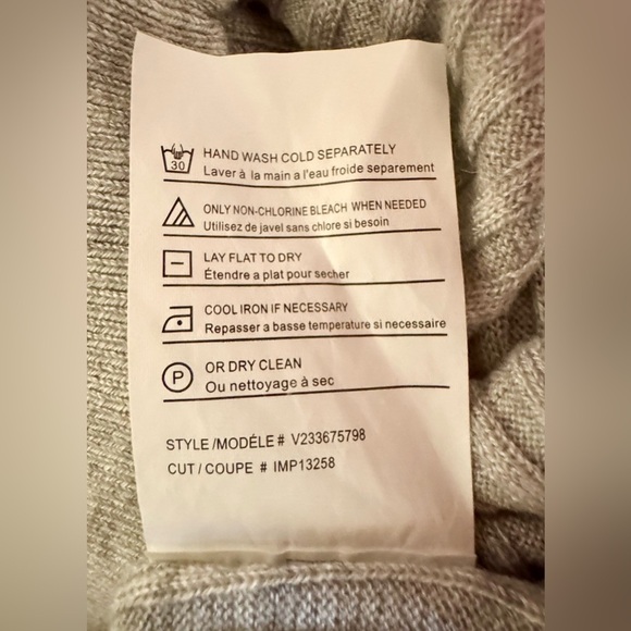 Vince Ribbed Turtleneck Long Sleeve Top – Heather Gray. Size Medium - Picture 12 of 14